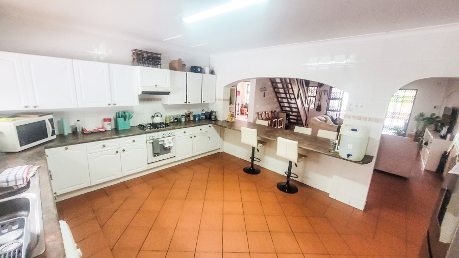 6 Bedroom Property for Sale in St Francis Bay Village Eastern Cape